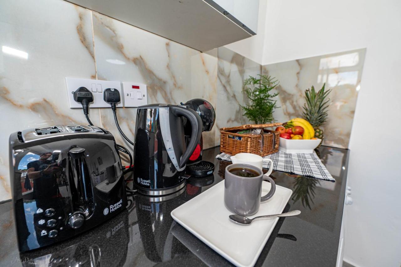 Дом отдыха 4 Bedrooms,2 Bathrooms House With Free Parking Пламстед